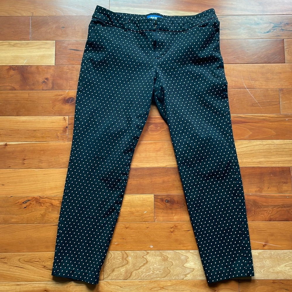 Old Navy mid-rise pixie pants size 8